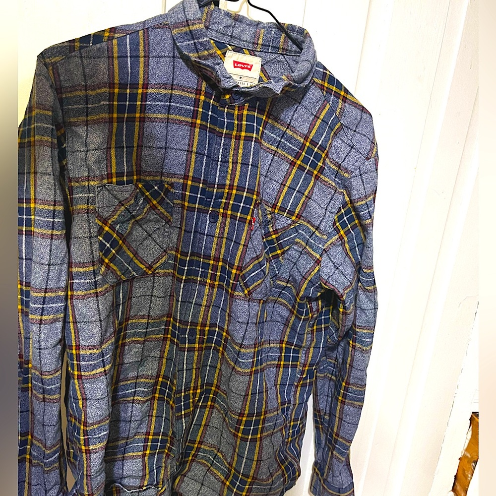 Men’s Levi’s flannel button up